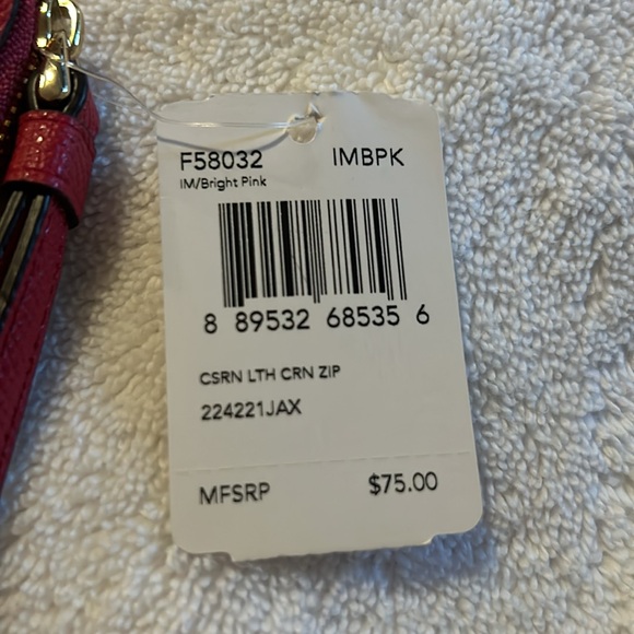 Coach wristlet - Picture 3 of 3